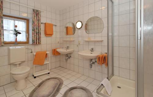 Bathroom, Hotel Waldfrieden "Das kleine Hotel" in Spiegelau