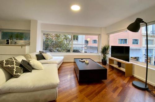 Mosaikon Guesthouses #Aiolou Str, Ateny