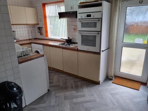 Luxury double bed with Private Bathroom, NETFLIX, work space and WiFi, Leeds (Foto 2)