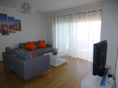 Algarve T2 apartment with pool and balcony in Olhão