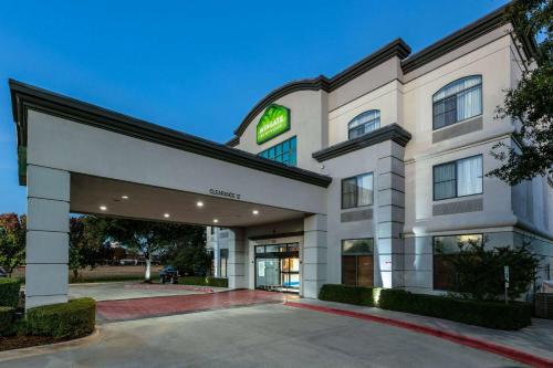 Wingate by Wyndham - DFW North