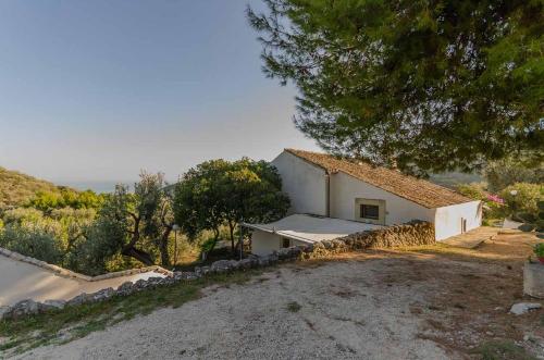 玛丹娜尹科罗娜塔农庄酒店