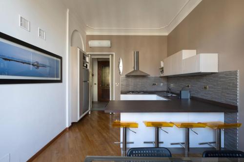 Re Umberto luxury apartment - Tap to explore photos