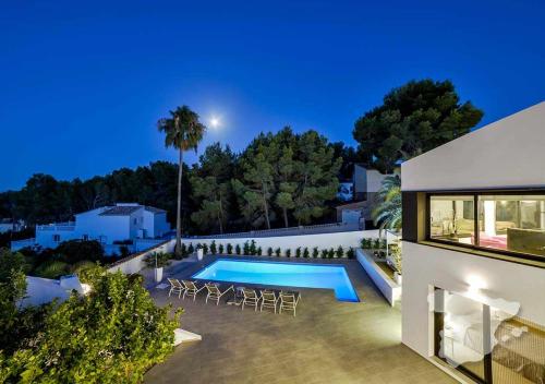 Four-Bedroom House image 10