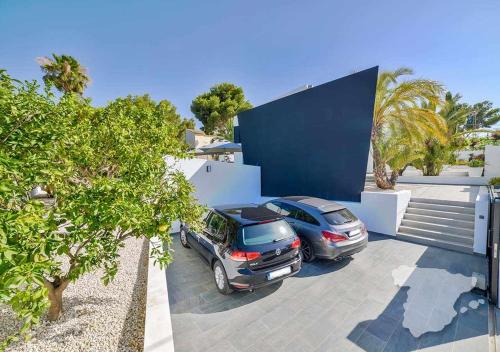 Four-Bedroom House image 5