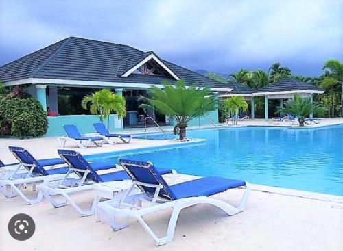 Úszómedence, Isle Be Back Villa in Plantation Village