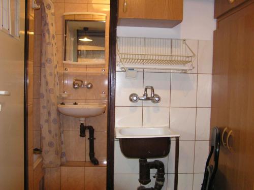 A-klimatyzacja kawalerka mała Halczyna 9 do Centrum 6 przystanków, Cracovia (foto 5)