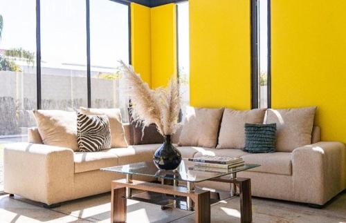 CHECK INN HOSTAL AEROPUERTO GDL