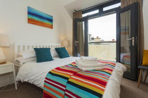 ILFRACOMBE LANDMARK VIEW 3 BEDROOMS Sleeps 68