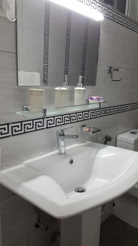 Double Room with Mountain View image 2