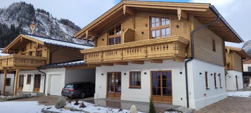 Hochalmbahnen Chalets 17W2, Schneerose, nahe Gondel in Rauris, Österreich
