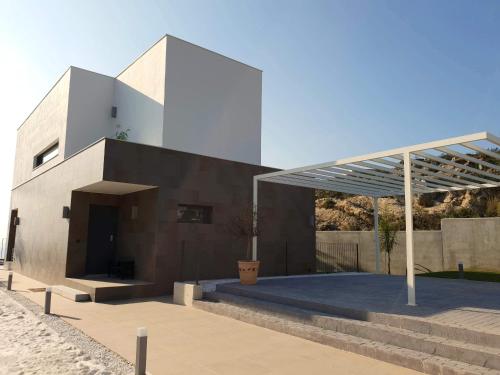 2260-Luxury villa with private pool and seaview - image 13