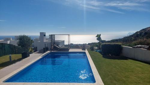 2260-Luxury villa with private pool and seaview - image 12