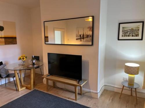 Oakstays Forest Hall Room Type - Two-Bedroom Apartment