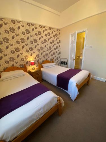 Paignton Court - image 6