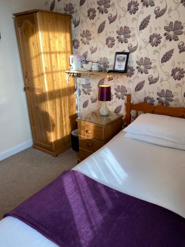Paignton Court - image 2