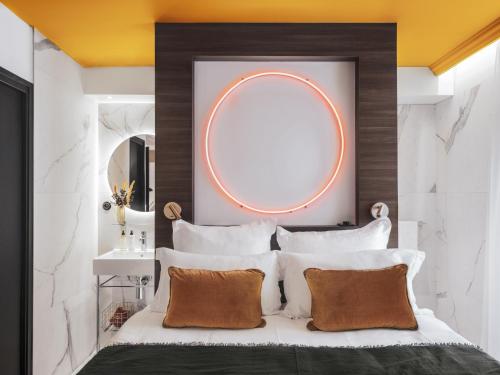 Seven Hotel Paris - image 9