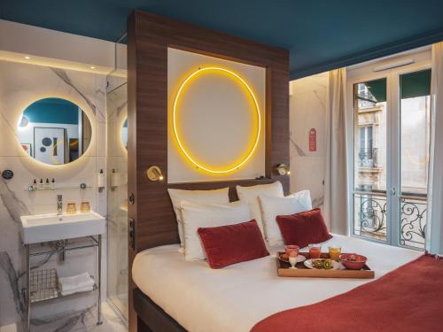 422249997 Seven Hotel