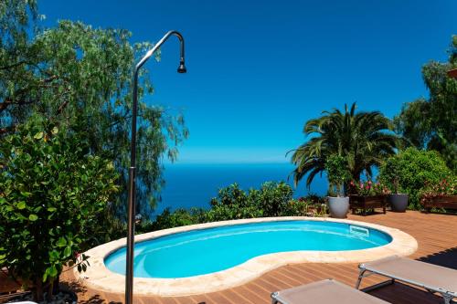  One bedroom villa with sea view private pool and furnished garden at Tijarafe, Pension in Tijarafe