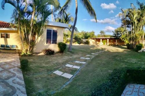 Luxury villa with pool and close to the beach in Guayacanes