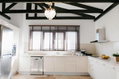 Kitchen, Marble Luxury Suites in Nea Alikarnassos