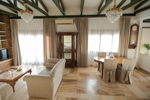 Marble Luxury Suites in Nea Alikarnassos