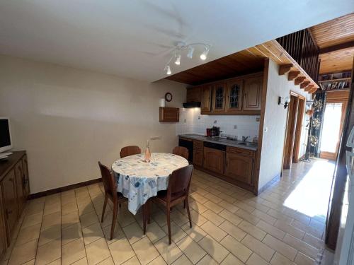 Apartment image 8