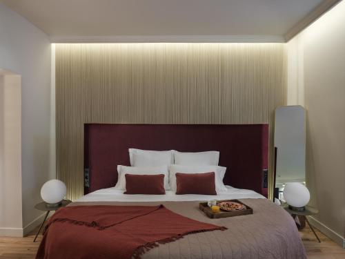 422256372 Seven Hotel