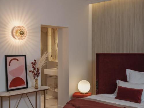 422256380 Seven Hotel
