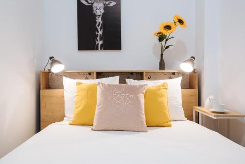 Hostly RBH0 Modern apartment 5