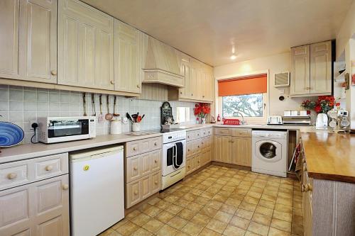 Whitestones in Central Wight