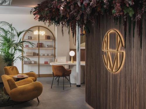 Seven Hotel - image 2
