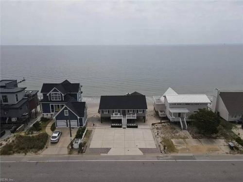 Bay Bliss - Private Beachfront Home with 180° Views & Hot Tub!