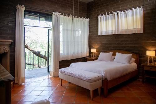 422292743 Nirvana Restaurant & Retreat