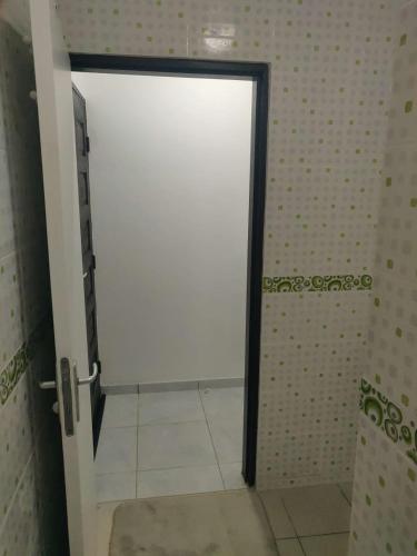 Shower, ST-Laurent Centre - Baka lycee Confort T1 in Saint-Laurent-du-Maroni