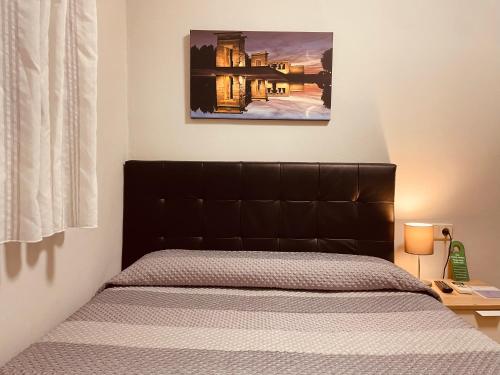 Small Double Room image 3