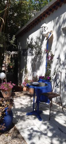 Maison et terrasse dans le jardin du Château de Gaillard, Marseille (Foto 10)