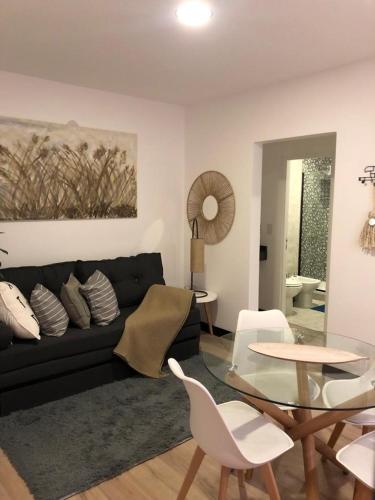 One-Bedroom Apartment image 4