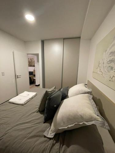 One-Bedroom Apartment image 7