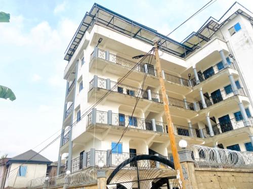 Vista exterior, APEX ANNEX Guest Facility in Buea