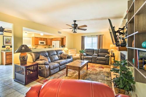 Pet-Friendly Tucson Home with Heated Pool and Hot Tub - image 7