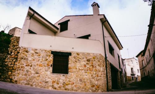 El Aprisco, con piscina climatizada en Hueva-Guadalajara