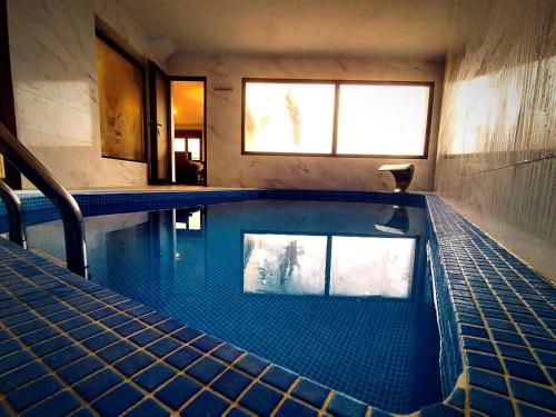 . El Aprisco, con piscina climatizada en Hueva-Guadalajara
