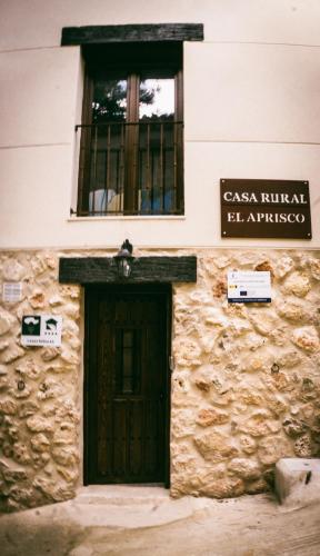 El Aprisco, con piscina climatizada en Hueva-Guadalajara