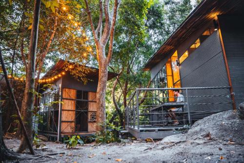 Warehouse Hostel - 숙소 외관