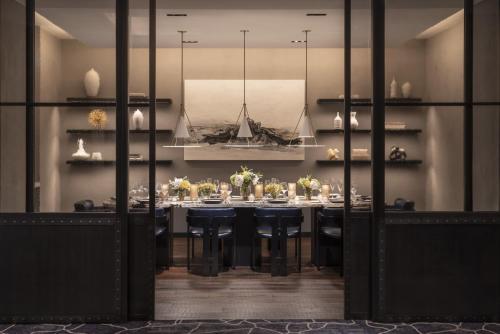 Four Seasons Hotel Houston - image 2