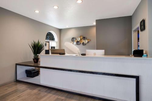 Best Western Grants Inn - image 8