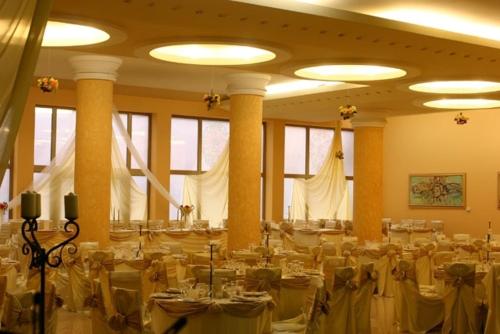 Hotel Decebal - image 2