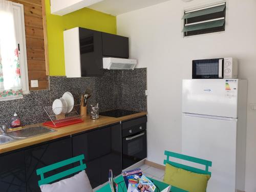 Facilities, ptit coin hibiscus2 in Pointe-Noire