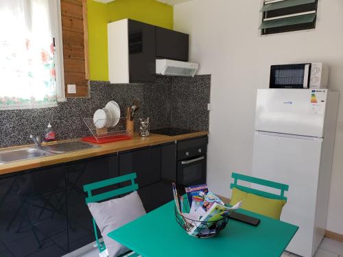Kitchen, ptit coin hibiscus2 in Pointe-Noire